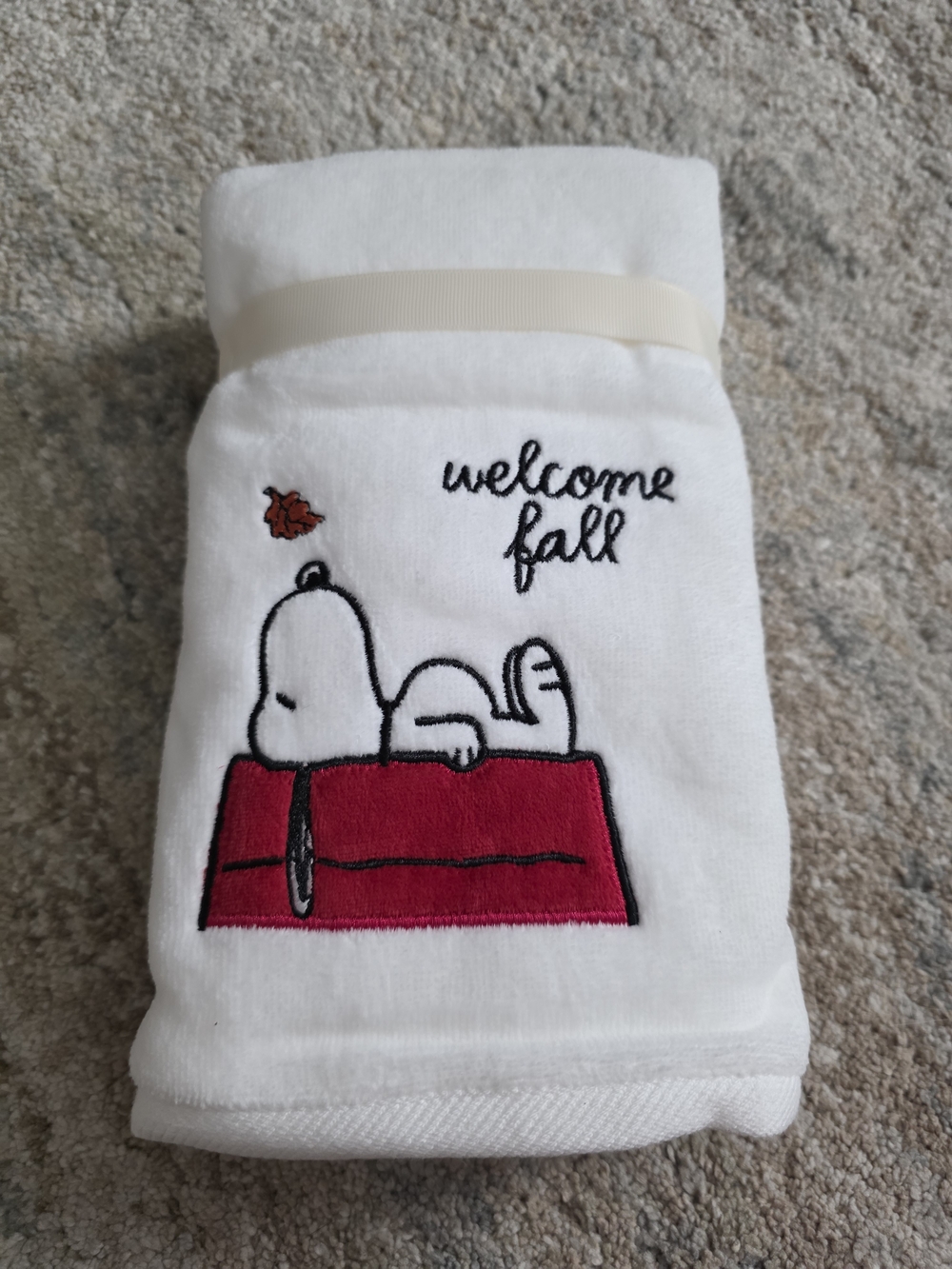 Welcome Fall Snoopy Embroidered White Hand Towels